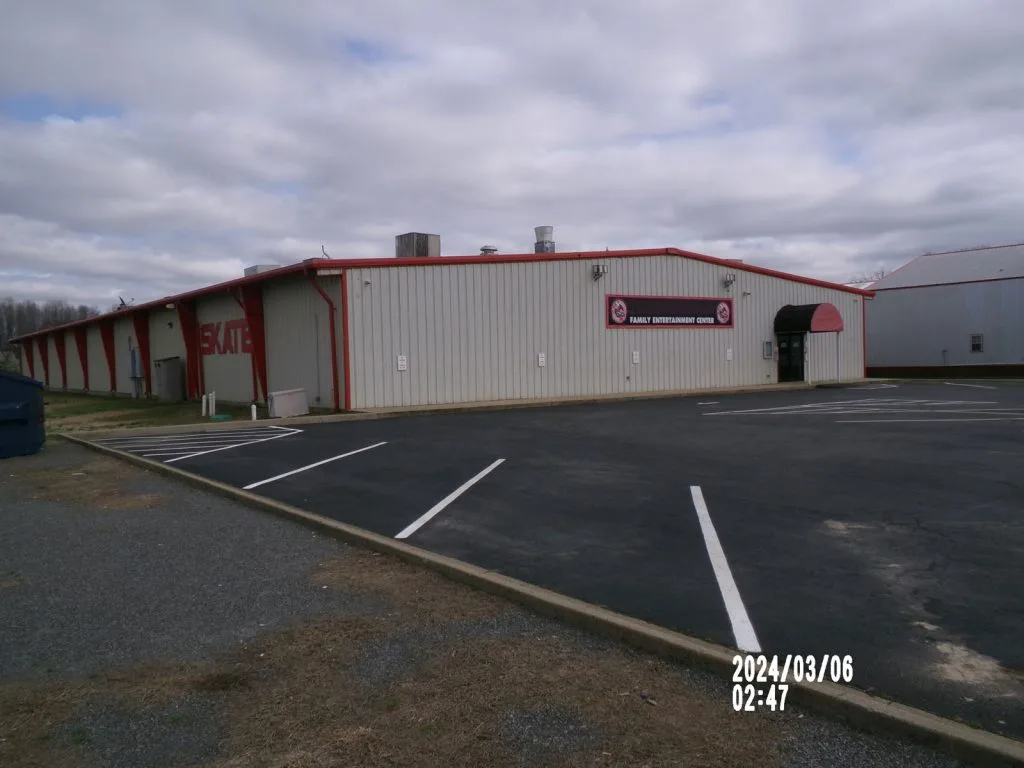 Skating arena
80’x150’x16’
Red iron reverse column frame
26 gauge roof
26 gauge walls
Gutters and downspoutsGarner Arkansas approx location
1-14’x14’ roll up door
3” roof and wall insulation insulation
3-3070 steel walk doors