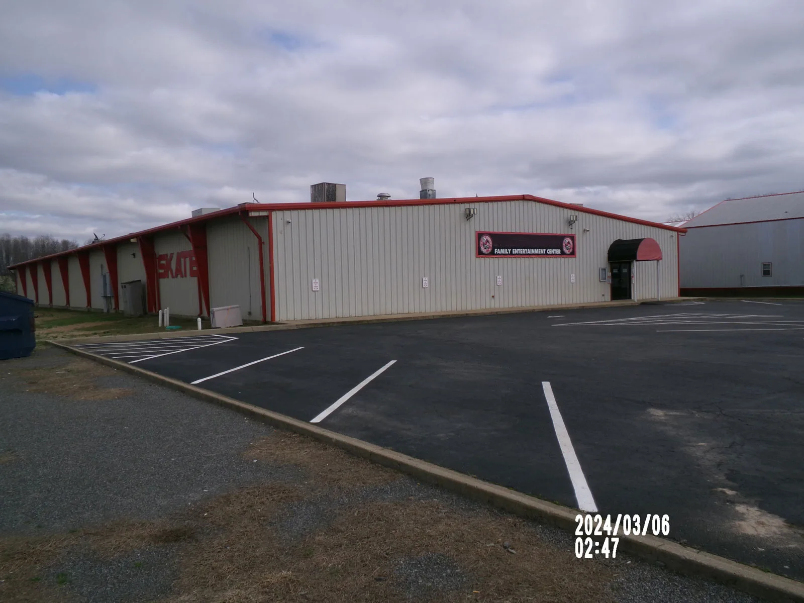 Skating arena80’x150’x16’
Red iron reverse column frame
26 gauge roof
26 gauge walls
Gutters and downspoutsGarner Arkansas approx location
1-14’x14’ roll up door
3” roof and wall insulation insulation
3-3070 steel walk doors
