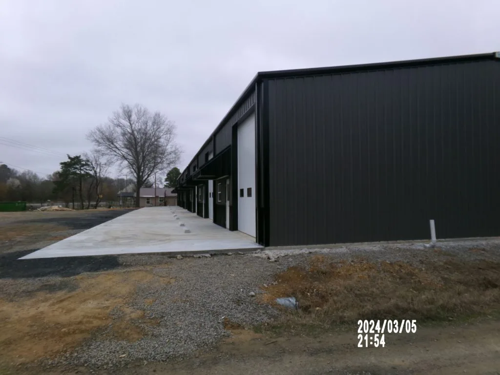 charcoal metal building
Shop and offices
60’x200’x16’
Red iron column frame
26 gauge roof
26 gauge walls
Gutters and downspoutsMonroe La approx location
12-14’x14’ roll up door
3” roof and wall insulation insulation
6-3070 steel walk doors